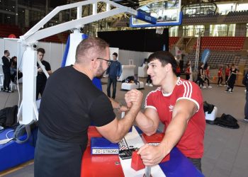 Obaranje ruku