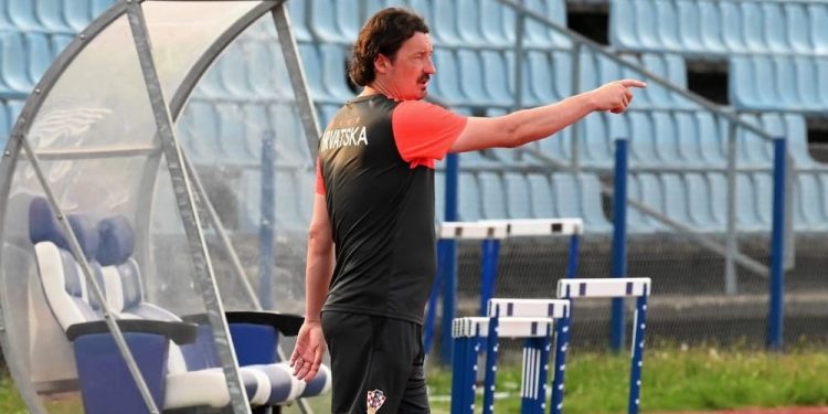 Elvis Brajković: Čim sam došao u reprezentaciju Ćiro me potjerao na šišanje, a najgore iskustvo bilo mi je igranje na tri tisuće metara nadmorske visine