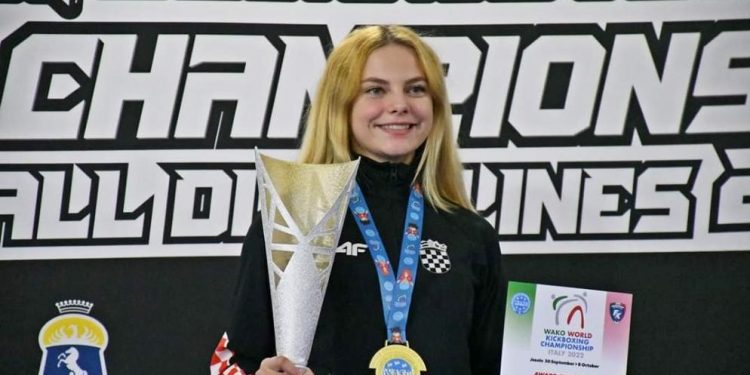 Kostrenka Ana Jović nova svjetska kadetska prvakinja u Light contactu!