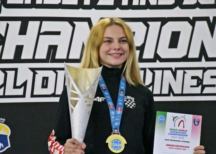 Kostrenka Ana Jović nova svjetska kadetska prvakinja u Light contactu!
