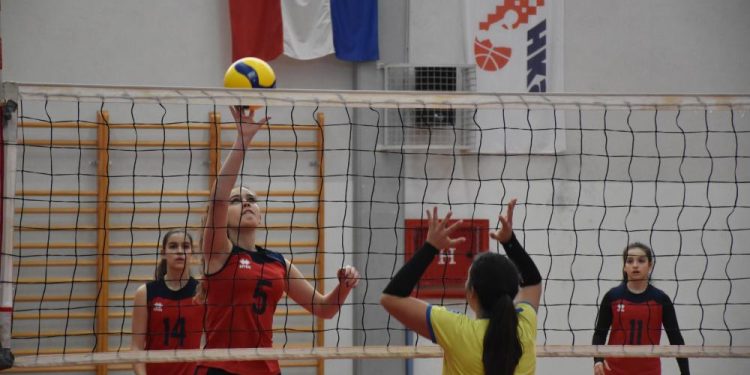 Mlade odbojkašice Zameta i Gornje vežice uvjerljive na turniru u Mavrincima