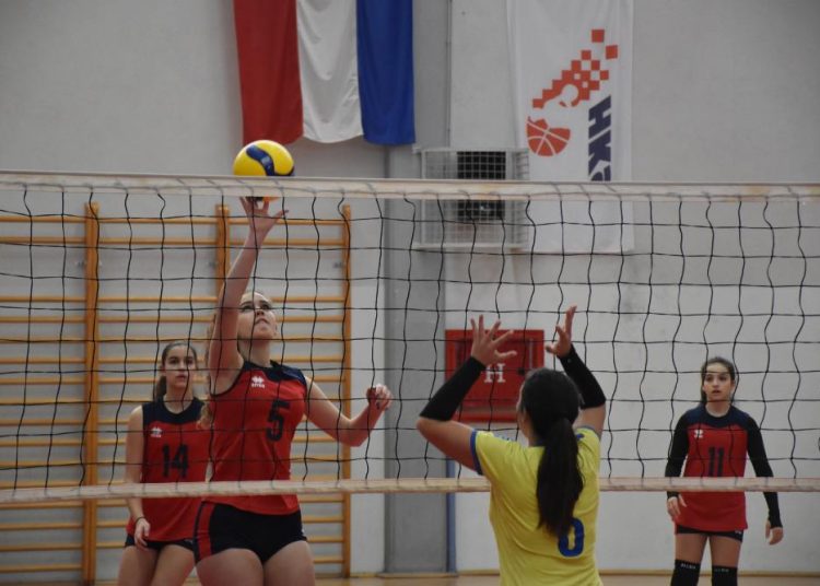 Mlade odbojkašice Zameta i Gornje vežice uvjerljive na turniru u Mavrincima