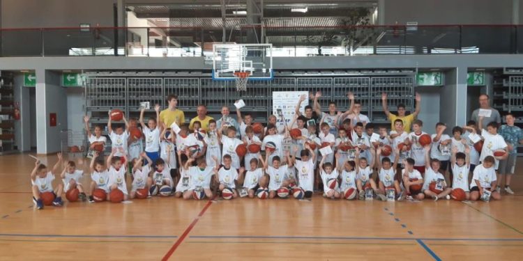 U Pazinu održan košarkaški kamp Udruge “Krešimir Ćosić”