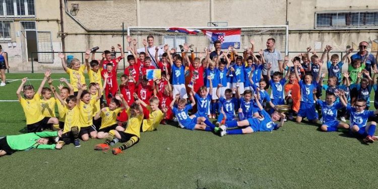 “Stara vrata” okupila 300-njak mladih nogometaša: Rijeka i Lokomotiva pobjednici