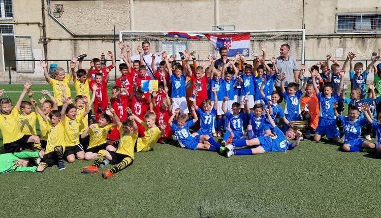 “Stara vrata” okupila 300-njak mladih nogometaša: Rijeka i Lokomotiva pobjednici