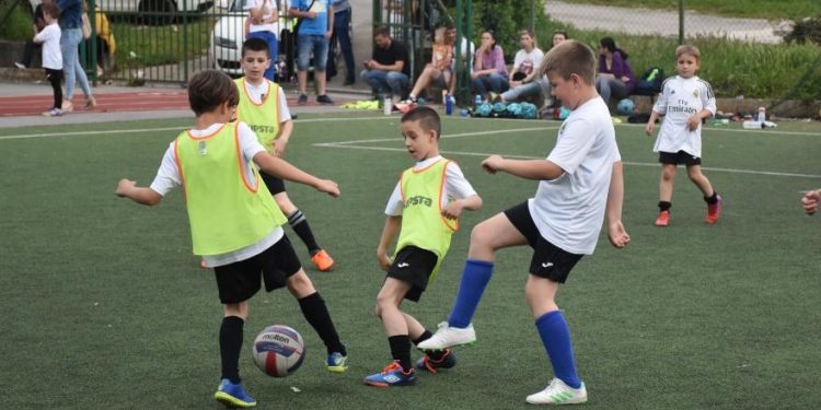 MNK “Zvončar”: kroz druženje i igru do temeljnih nogometnih znanja