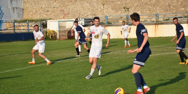 Pripremni susreti nogometnih trećeligaša: Kraljevica i Cres remizirali na Oštru