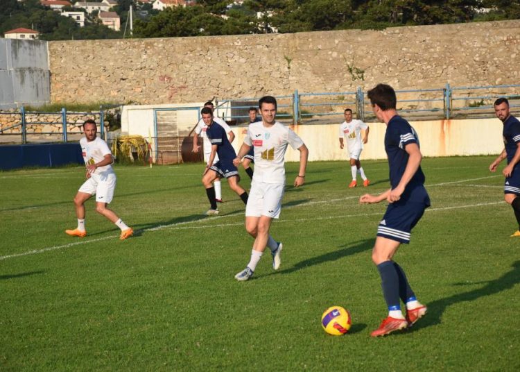 Pripremni susreti nogometnih trećeligaša: Kraljevica i Cres remizirali na Oštru