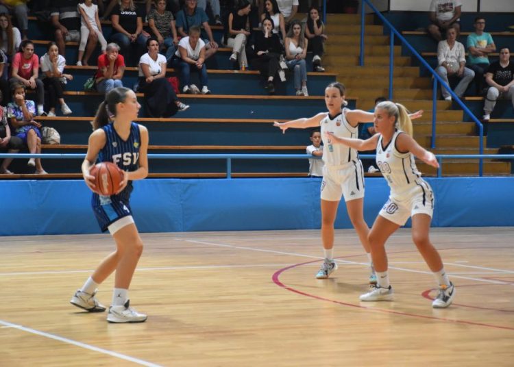 Košarkašice FSV-a u prvom kolu Premijer lige “deklasirale” Zagreb!