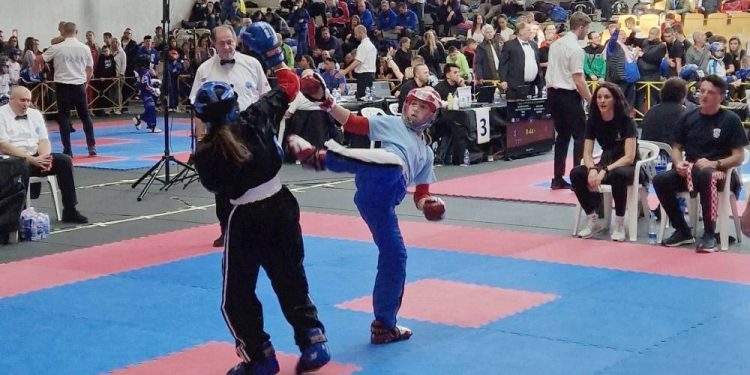 Uspješan nastup kickboxera Malinske i Omišlja na Slovenia Openu: Leona Petrović zlatna, Nika Cetina brončana