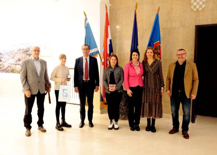 Održan prijem za mladu šahisticu Laru Zagorac – europsku prvakinju u brzopoteznom šahu za djevojčice do 14 godina