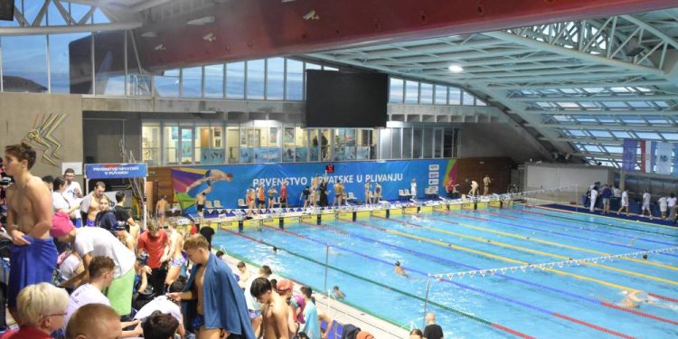 U Bazenima Kantrida Održano Prvenstvo Hrvatske u plivanju: Primorjašica Ana Bobanović osvojila čak 26 medalja!