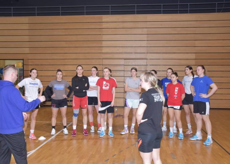 Mlada kosovska reprezentativka Etna Rexhepi na probi u FSV-u