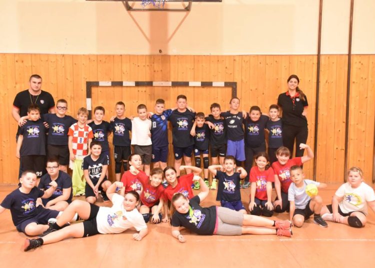 Škola rukometa Crikvenica: Mali Kirci- za konkurenciju rukometni svemirci!