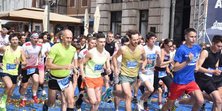 “Rijeke” trkača potekle Rijekom na završnici 25. Festivala sporta i rekreacije “Homo si teć”