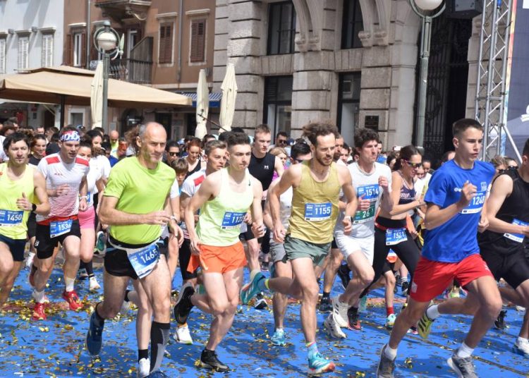 “Rijeke” trkača potekle Rijekom na završnici 25. Festivala sporta i rekreacije “Homo si teć”