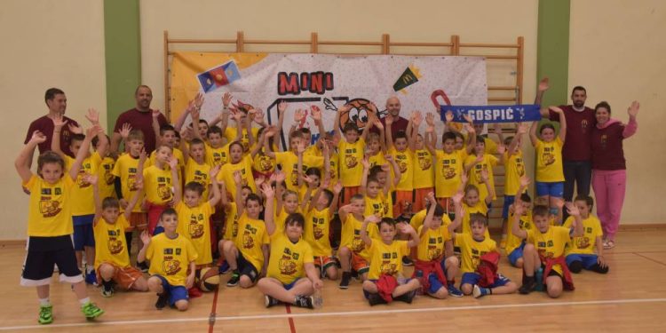 Najmlađi košarkaši Kastva (U9) postali prvaci Regije zapad!