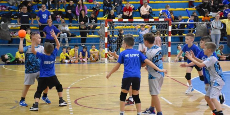 Više od 500 malih rukometaša sudjelovalo na turniru “Mini crikva”