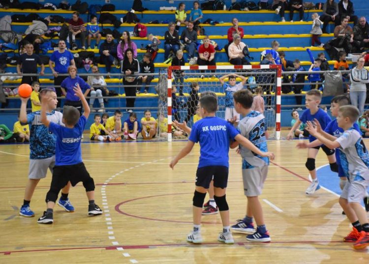 Više od 500 malih rukometaša sudjelovalo na turniru “Mini crikva”