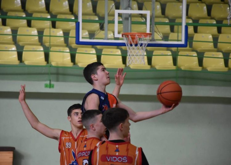 Dječaci i mlađi kadeti Kastva slavili u utakmicama Županijske košarkaške lige
