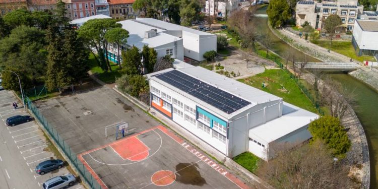 Najavljeno uređenje sportskog igrališta OŠ Vladimira Nazora u Crikvenici