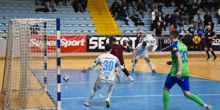 Rijeka u sjajnoj utakmici do boda protiv lidera Olmissuma