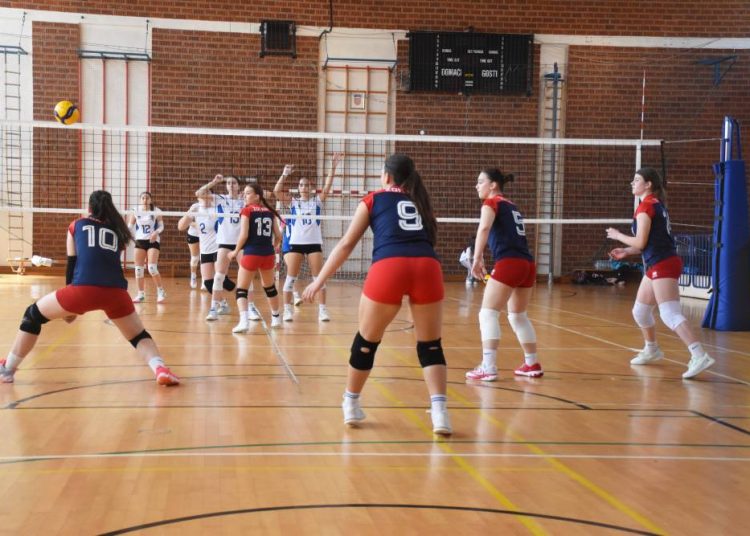 Porečanke osvojile 3. međunarodni odbojkaški turnir u Krku