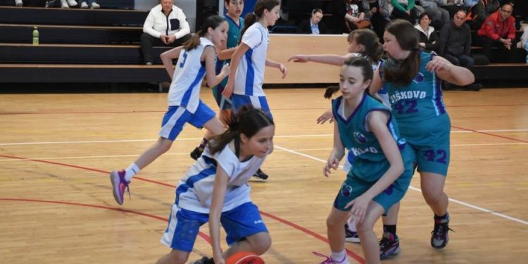 Mini basket turnir u Viškovu: Krčanke najuspješnije