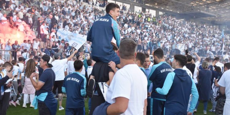 Izlazite na balkone, pozdravite šampione…