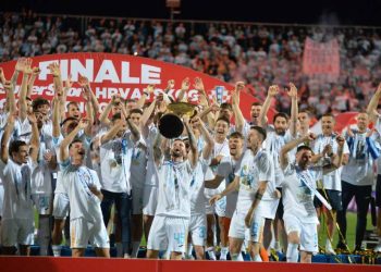 Dragi ljudi, nemojte ča zamirit, aš’ smo van ovo leto se zeli…