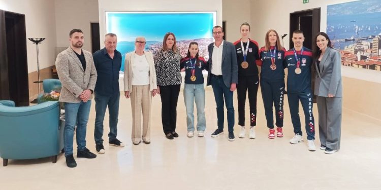 U Gradu Rijeci održan prijem za osvajače medalja na EP u karateu