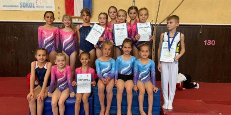 Odličan nastup gimnastičarki Viškova u Karlovcu