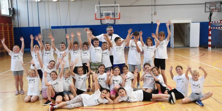 Viškovljanski osnovci uživaju u ljetnoj verziji programa “Sport +”
