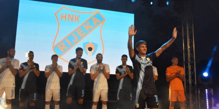 Rijeka na Trsatu predstavila momčad i dresove za sezonu 2025./2026.