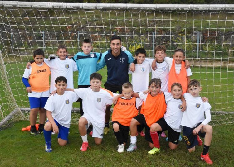U11 momčad NK Krk: karakterna generacija klinaca koja obožava nogometnu “bubamaru”