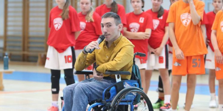 Premijerno izdanje Primorske košarkaške lige obogaćeno nastupom paraboćara Kristijana Trampuža