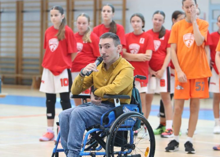 Premijerno izdanje Primorske košarkaške lige obogaćeno nastupom paraboćara Kristijana Trampuža