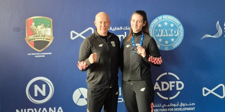 Članica riječkog Mega centra Petra Perković srebrna na Svjetskom prvenstvu u kickboxingu!