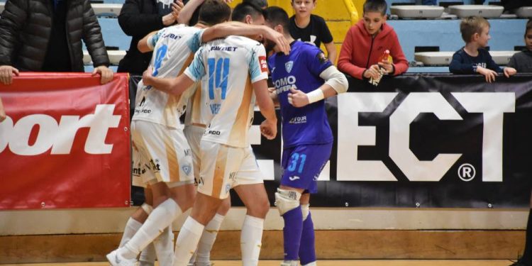 Malonogometni spektakl za pamćenje u Dvorani mladosti! Rijeka srušila Futsal Dinamo uz pet golova Luke Sutona!