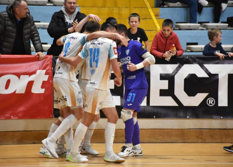 Malonogometni spektakl za pamćenje u Dvorani mladosti! Rijeka srušila Futsal Dinamo uz pet golova Luke Sutona!