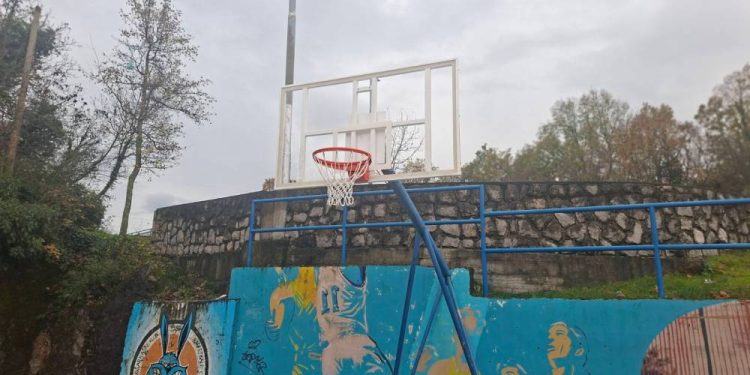 Novi koševi u sportskoj zoni u Kastvu