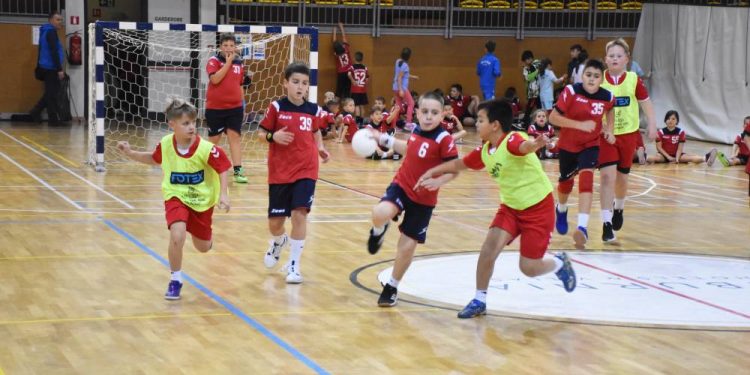 Božićni turnir u mini rukometu u Opatiju doveo čak 49 ekipa!