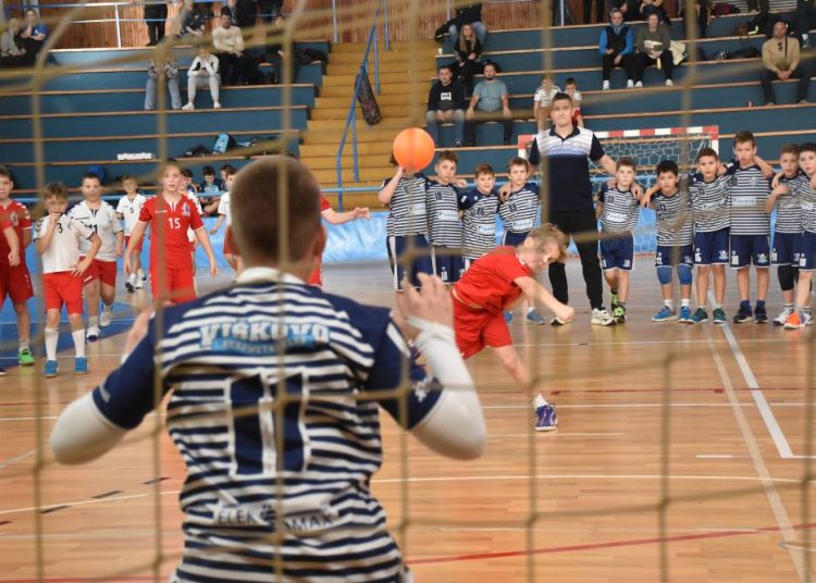 Ekipe Viškova i Senja pobijedile na 34. Memorijalnom rukometnom turniru “Zvonimir Škerl” za 2016. i 2017. godište