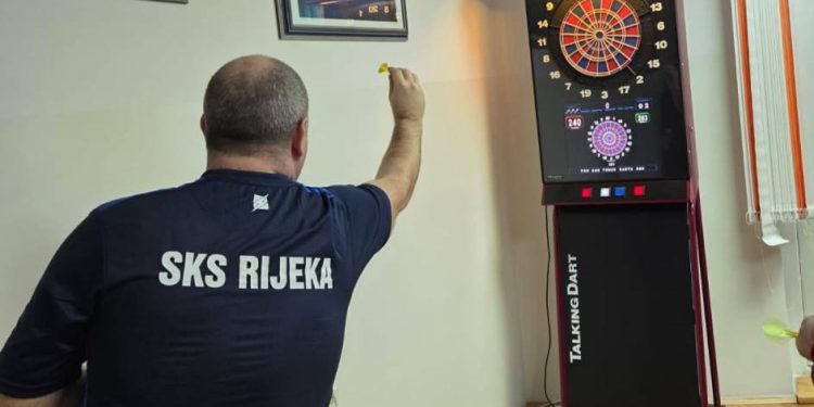Studentski centar Rijeka donirao dresove Sportskom klubu slijepih