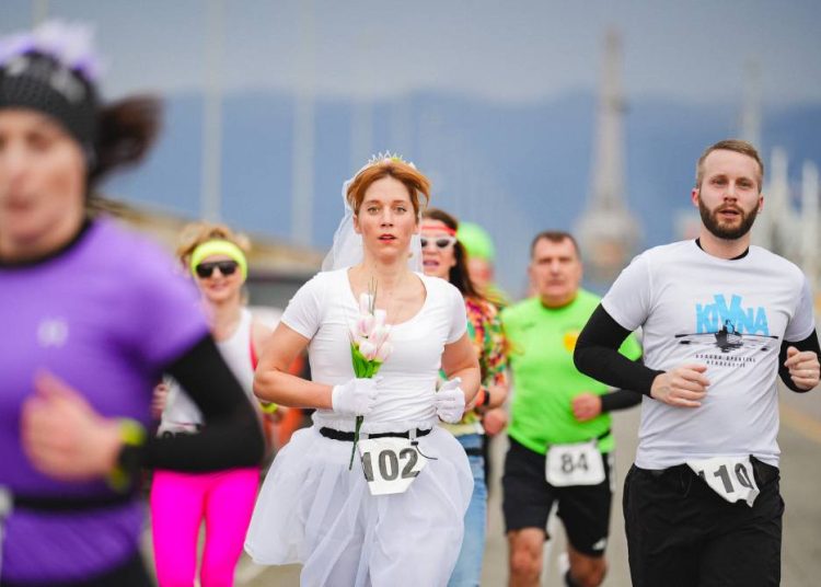 Trčanje pod maskama: Carnival Run na riječkom Molo Longu okupio 199 maškaranih sudionika