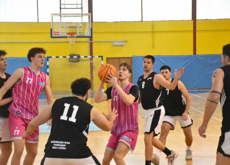 Druga muška liga Zapad – košarka: Kvarner Junior ispustio prednost protiv lošinjske Jadranke