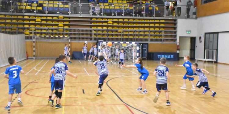 „Rukomet za sve” u Opatiji: Škola rukometa Crikvenica, Rugvica i Vinodol odnijeli pobjedničke pehare