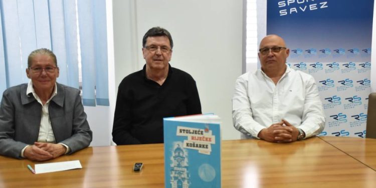 Stotinu godina pod obručima: predstavljena monografija “Stoljeće riječke košarke”