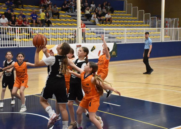 Počela Završnica prvenstva Hrvatske u mini košarci: Primorsko-goransku županiju predstavljaju Viškovo i Arx Crikvenica