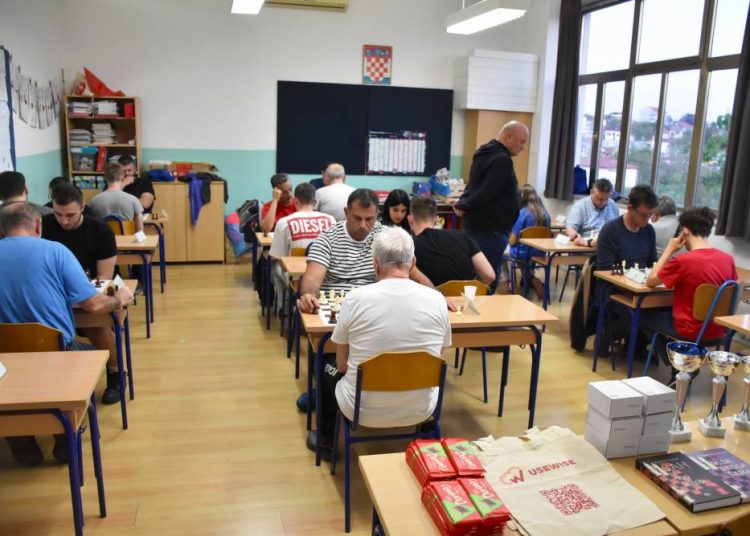 Dva desetljeća šaha u Viškovu: turnir povodom obljetnice osvojio FIDE majstor Teo Tomulić